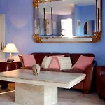 Inn Seventies Cheap & Chic Two Apartmanhotel