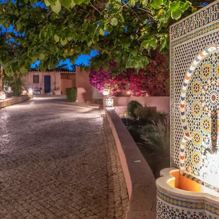 Seventies Cheap & Chic Two 3* Lagos