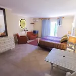 Inn Seventies Cheap & Chic Two Apartahotel Lagos