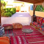 Inn Seventies Cheap & Chic Two