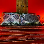 Inn Seventies Cheap & Chic Two Apartahotel