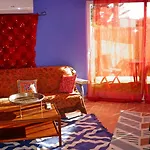 Apartahotel Inn Seventies Cheap & Chic Two Lagos