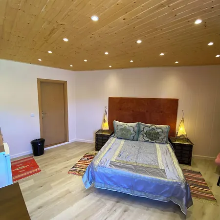 Seventies Cheap And Chic Pensión 3*