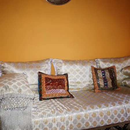 Seventies Cheap And Chic Penzion Lagos