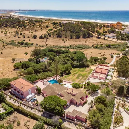 Seventies Cheap And Chic 3* Lagos