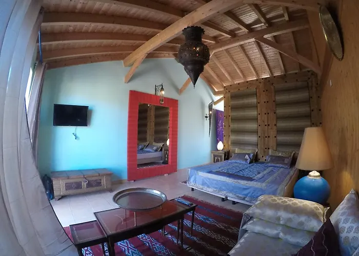 Inn Seventies Cheap & Chic Two