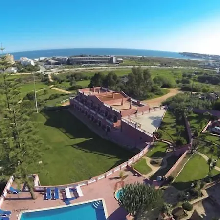 Inn Seventies Cheap & Chic Two