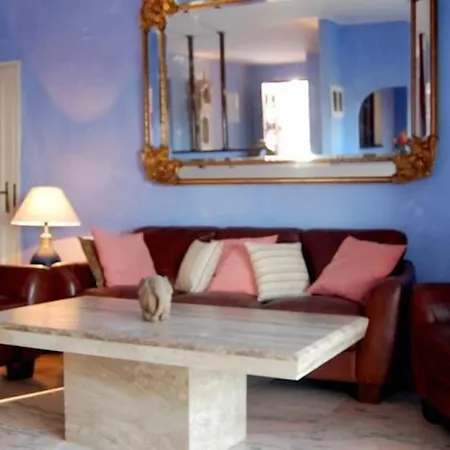 Inn Seventies Cheap & Chic Two Apart-hotel