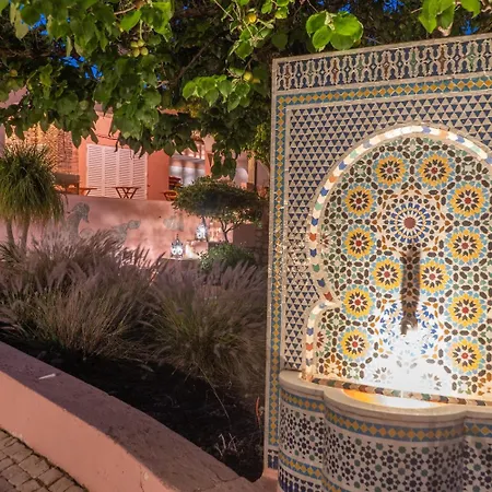 Inn Seventies Cheap & Chic Two Lagos