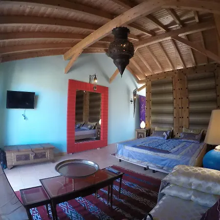 Inn Seventies Cheap & Chic Two