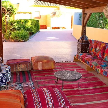 Inn Seventies Cheap & Chic Two