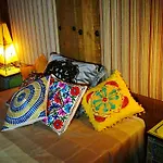 Inn Seventies Cheap & Chic Two Lagos