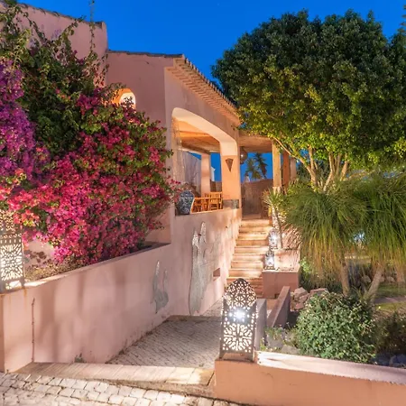 Inn Seventies Cheap & Chic Two