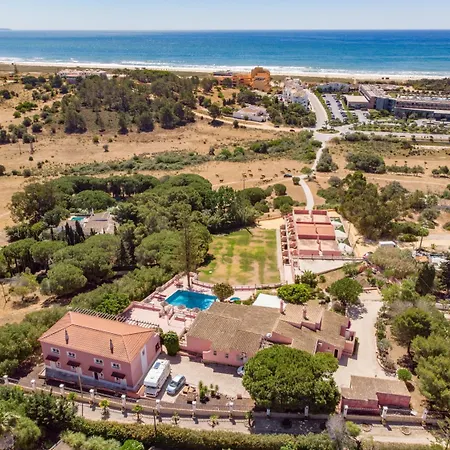 Inn Seventies Cheap & Chic Two Aparthotel Lagos