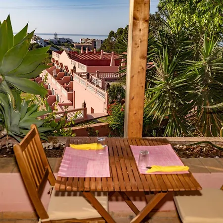 Inn Seventies Cheap & Chic Two Aparthotel 3*