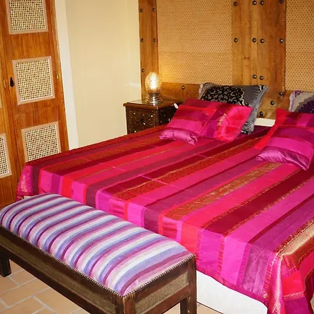 Inn Seventies Cheap & Chic Two Lagos