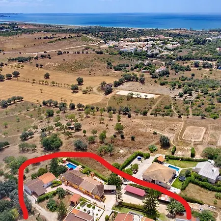 Inn Seventies Cheap & Chic Two Lagos