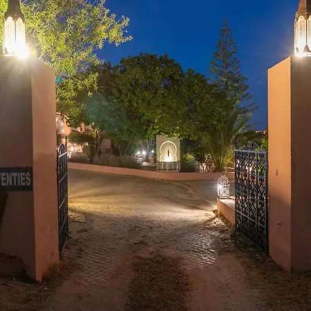 Inn Seventies Cheap & Chic Two Aparthotel Lagos