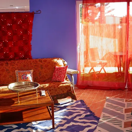 Aparthotel Inn Seventies Cheap & Chic Two Lagos